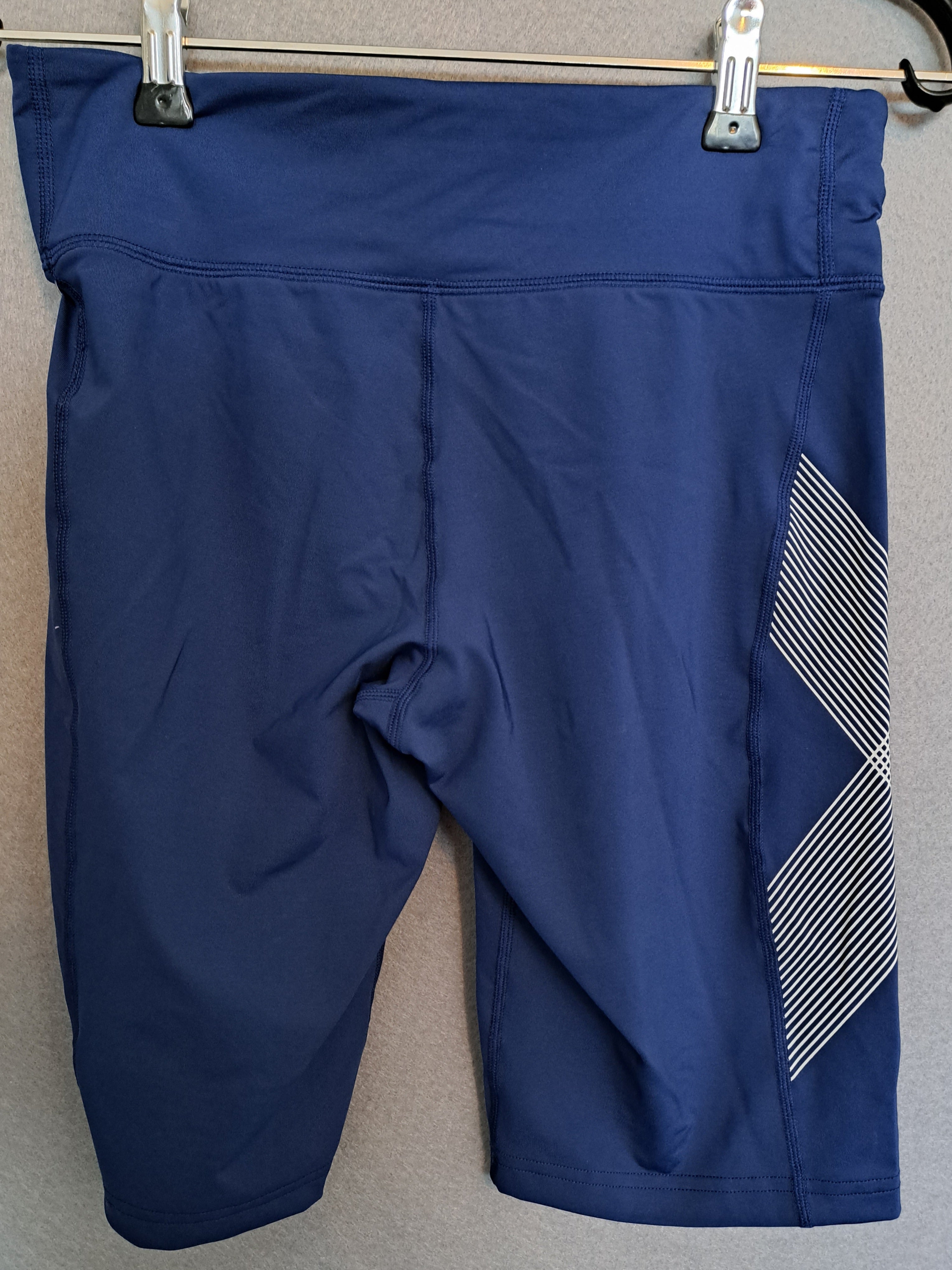 2XU Mid-Rise Compression Shorts, Damen, Dark Navy/Stripe White