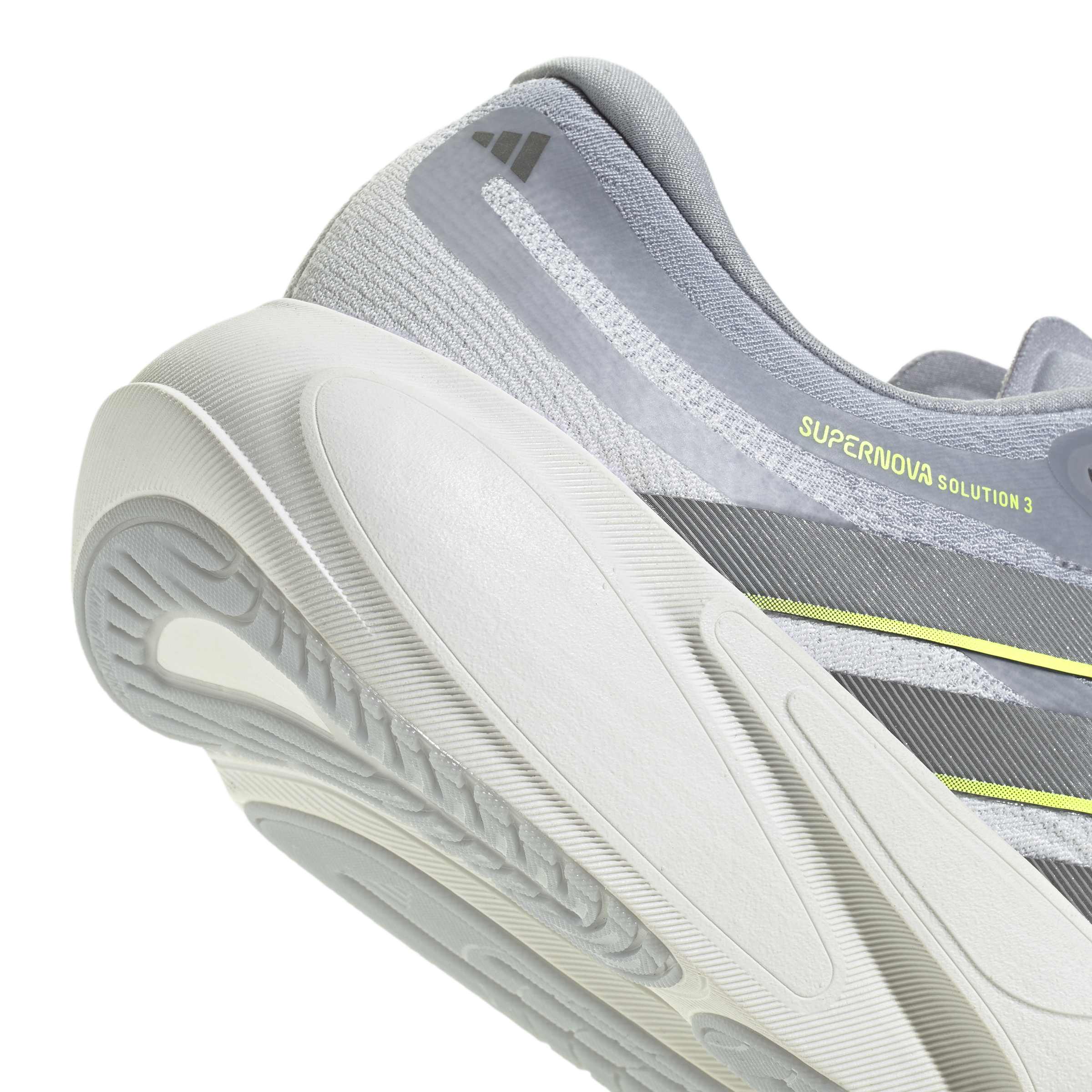 Detailansicht Fersenbereich rechter Schuh