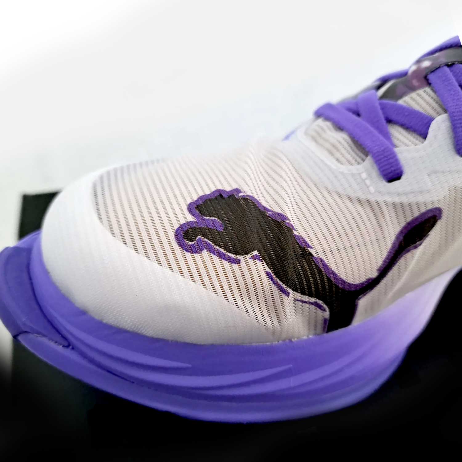 Detailansicht Zehenbereich rechter Schuh