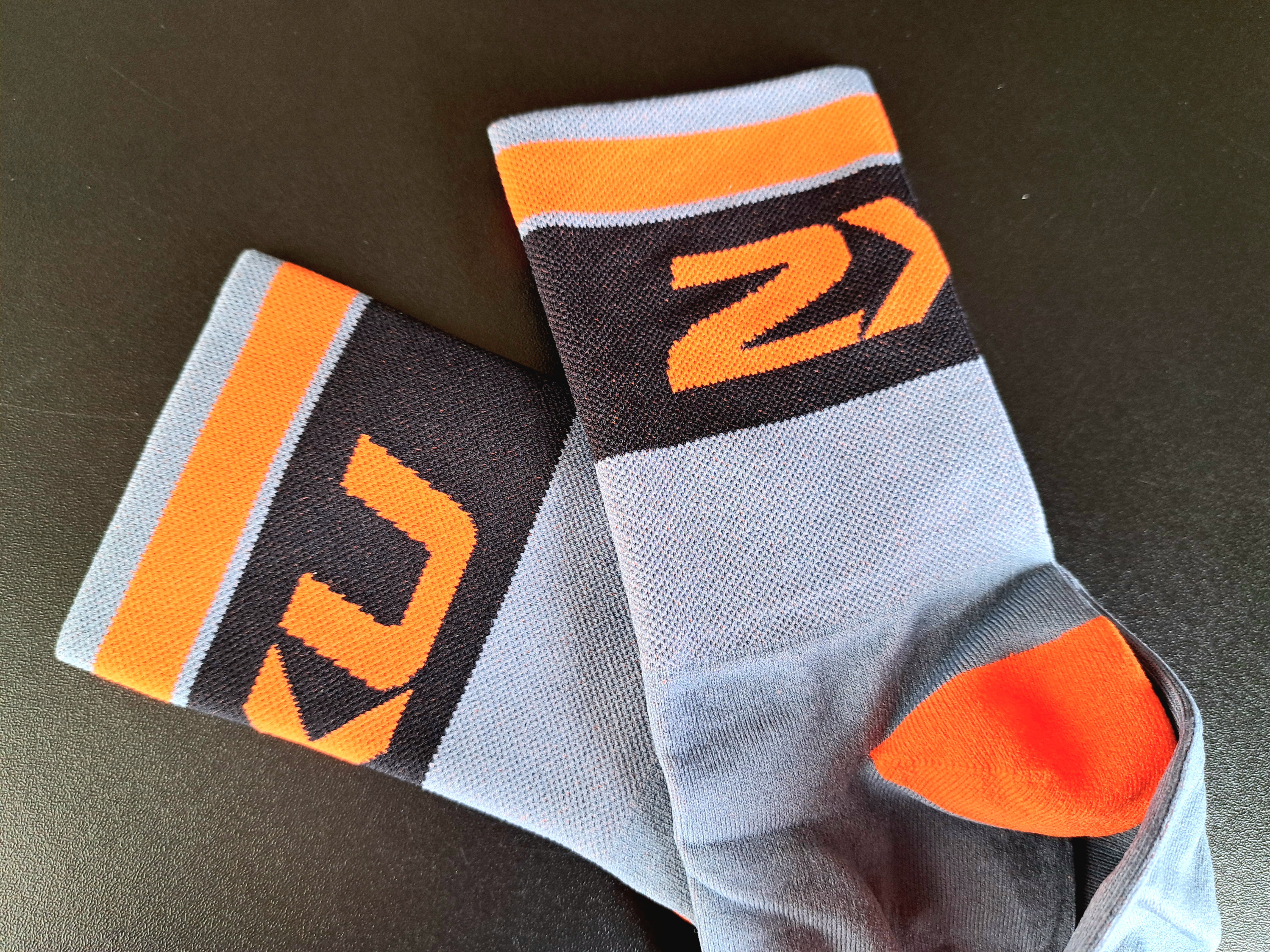 2XU Cycle Socks, grau/orange
