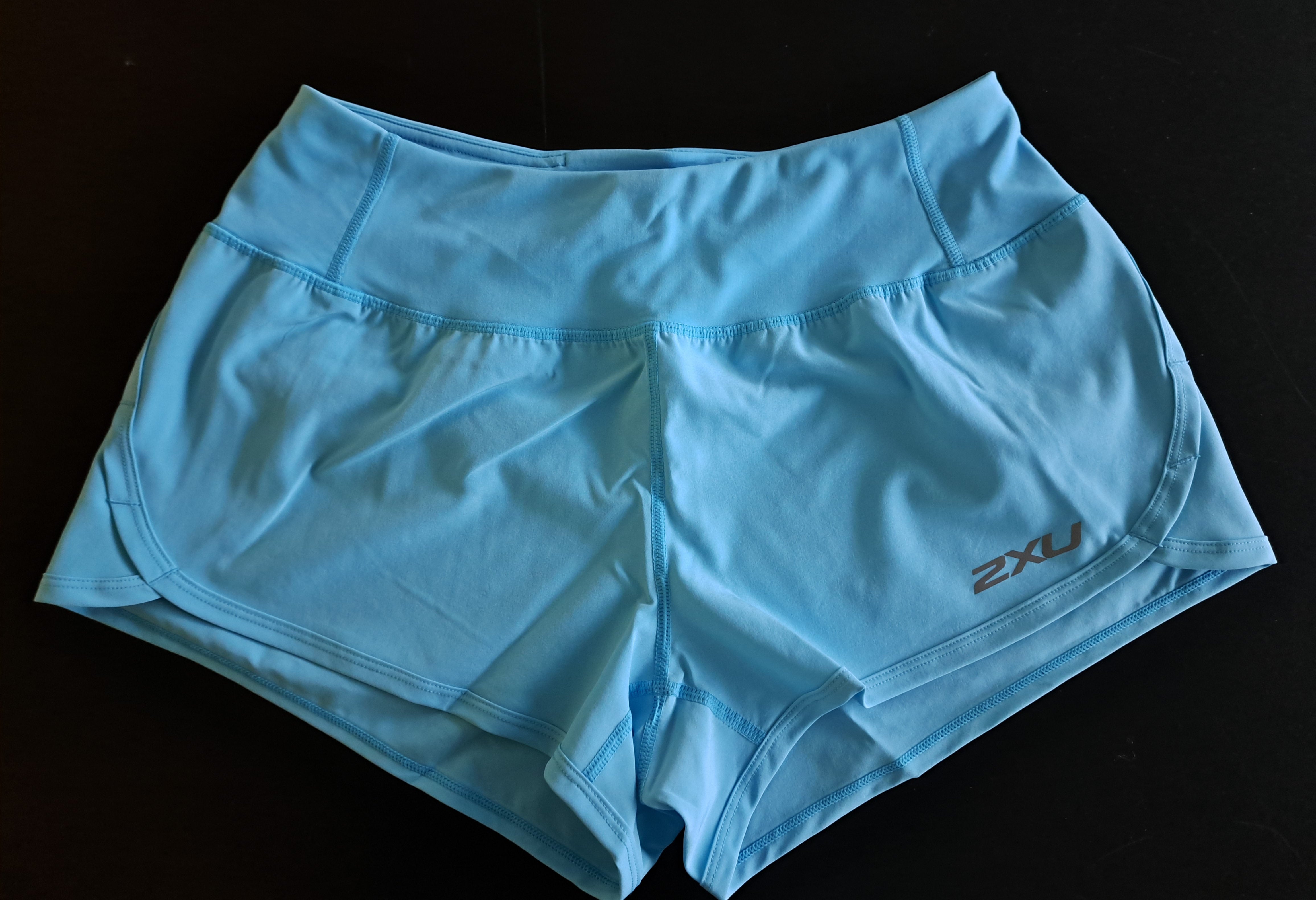 2XU XVENT 4 inch Free Shorts, Damen, Aquarius/Hellblau