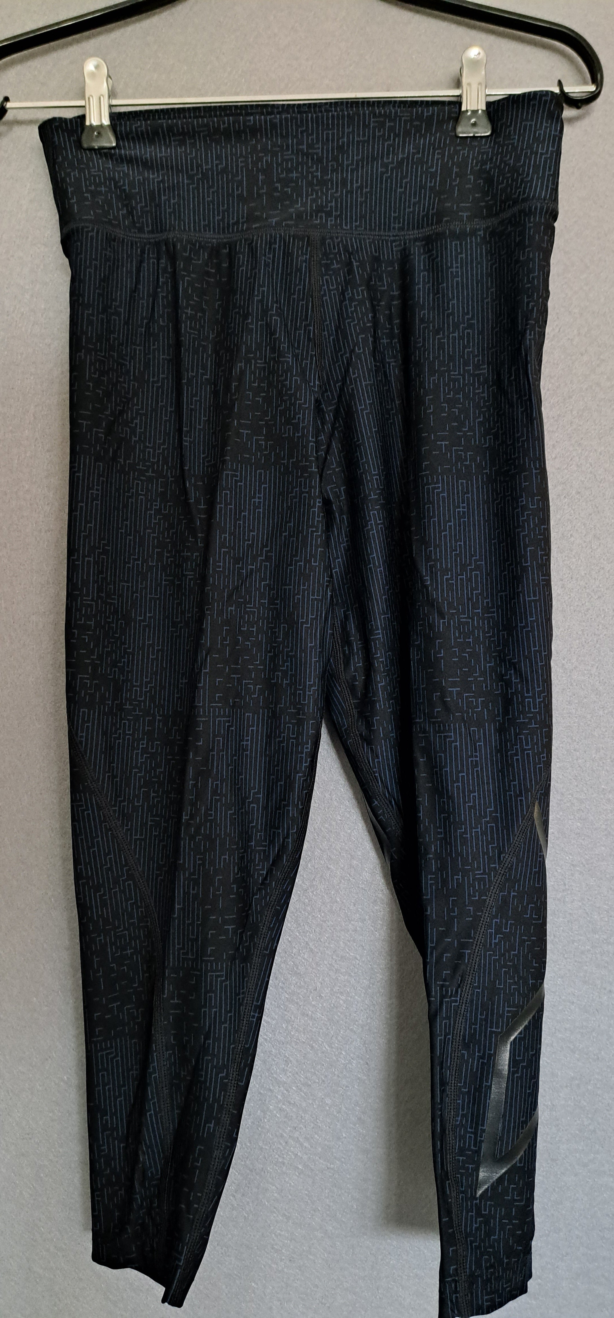 2XU Print Fitness Mid-Rise Compression 7/8 Tights, Damen, Electric Smash/Black