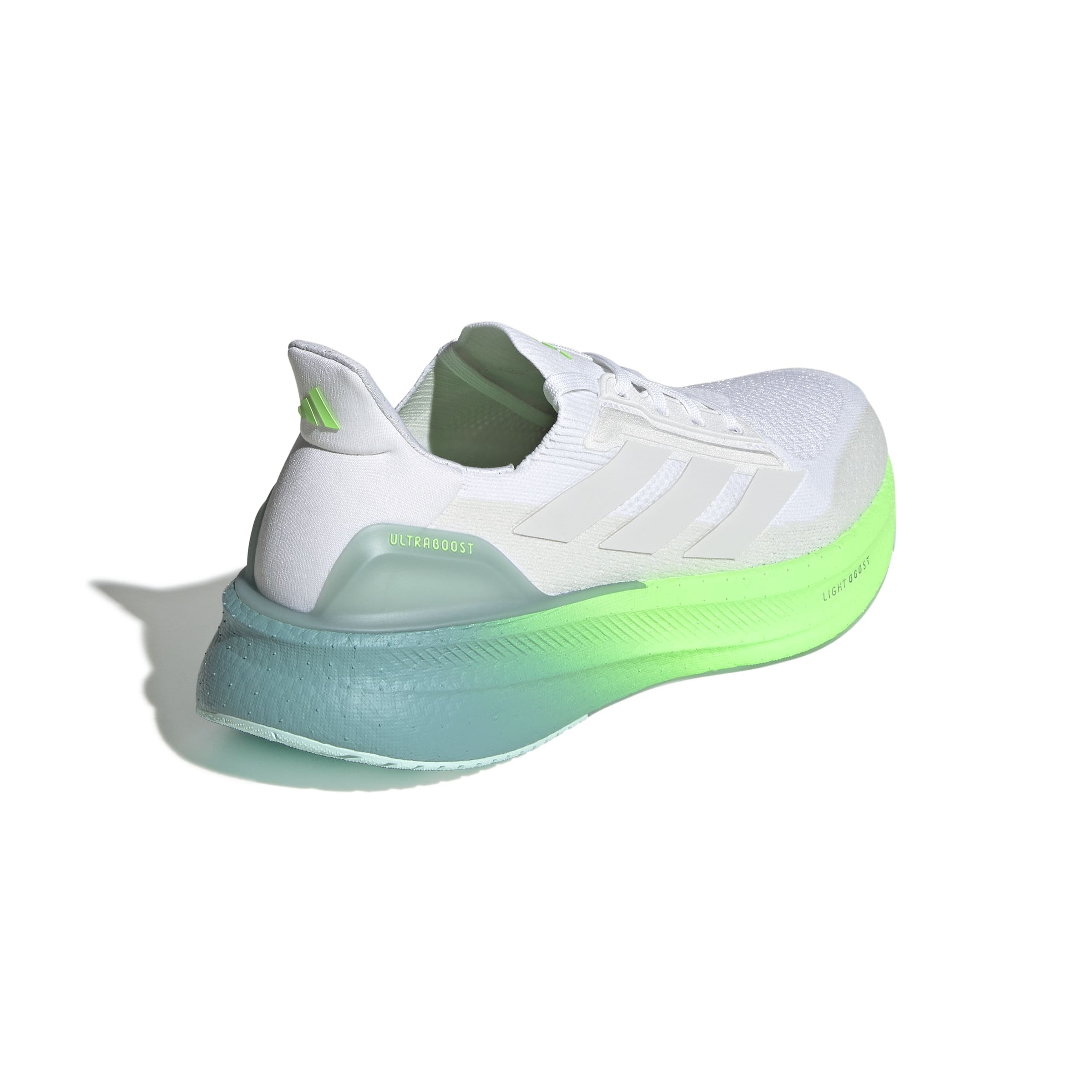 Schrägansicht rechter Schuh von hinten Außenseite