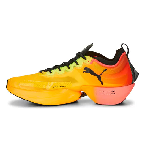 Puma Fast-R Nitro Elite Fireglow Wns, Laufschuhe, Damen, Sun Stream-Sunset Glow-PUMA Black