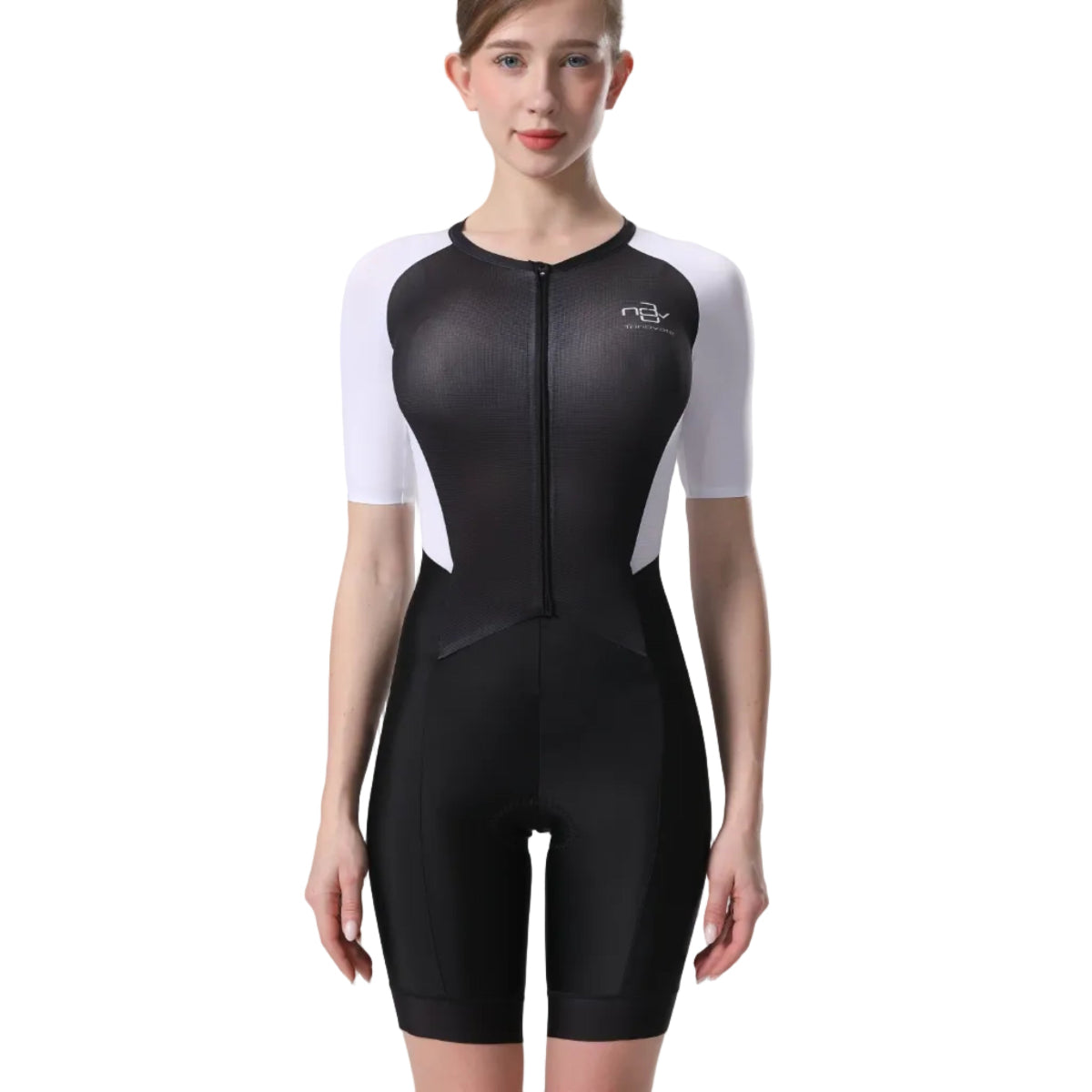 Trinovate Essential Aero Sleeved Trisuit, Damen, midnight-black, Ansicht von vorn am weiblichen Modell