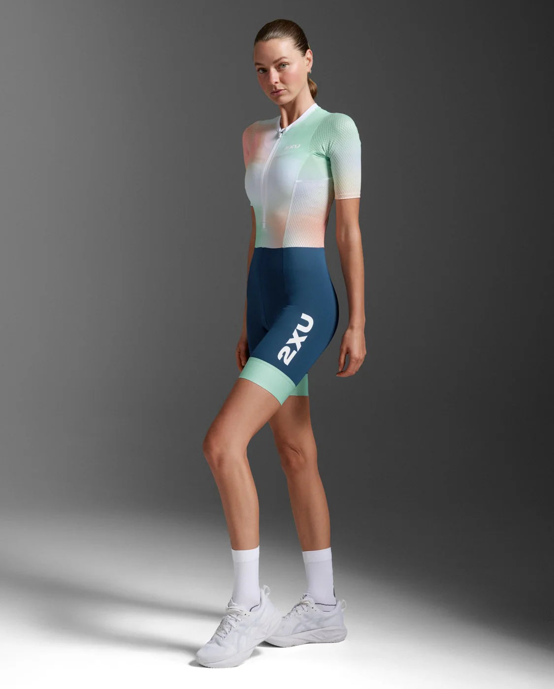 Tragebild Trisuit Ansicht von vorne seitlich