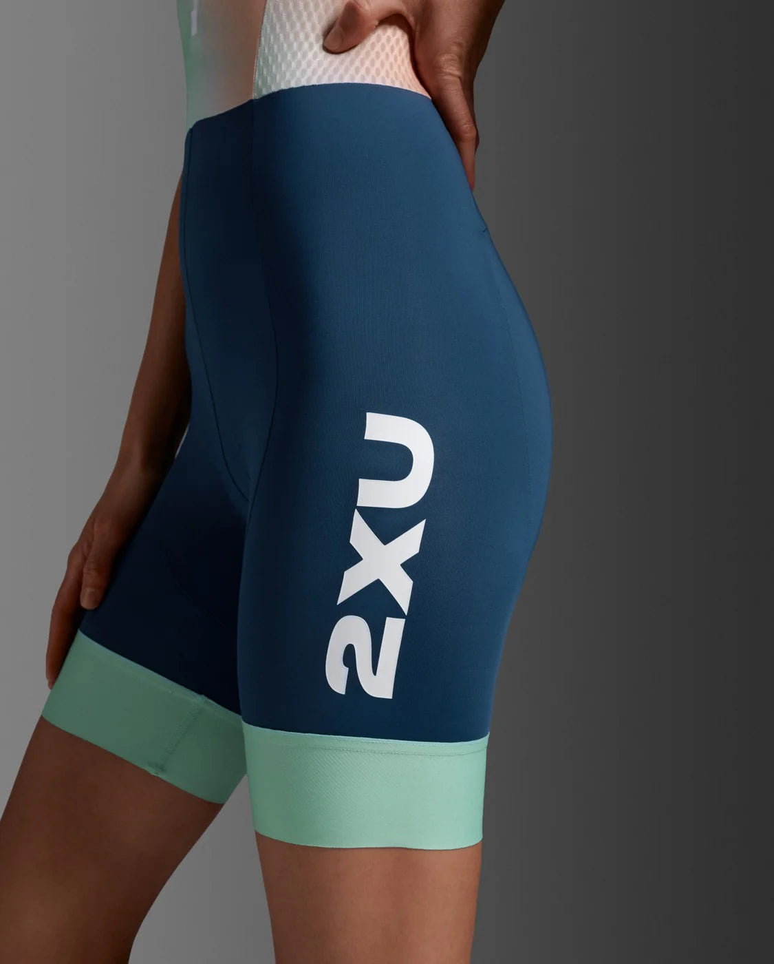 Tragebild Trisuit Ansicht von seitlich unterer Bereich