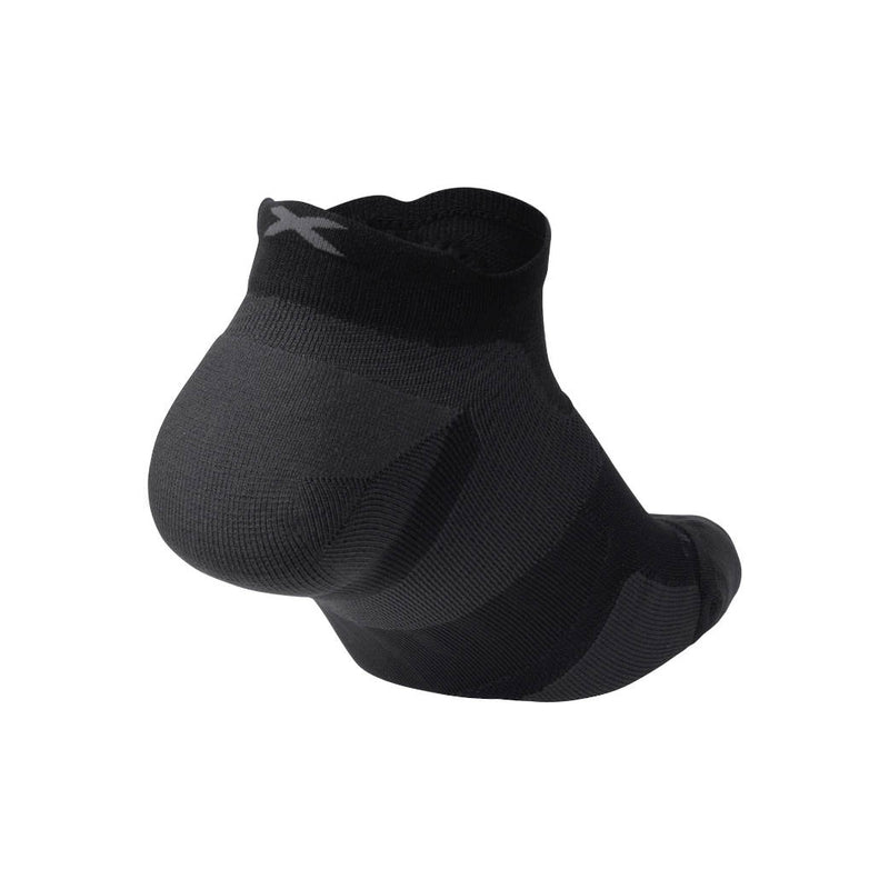 2XU Vectr Cushion No Show Socken, schwarz/titanium